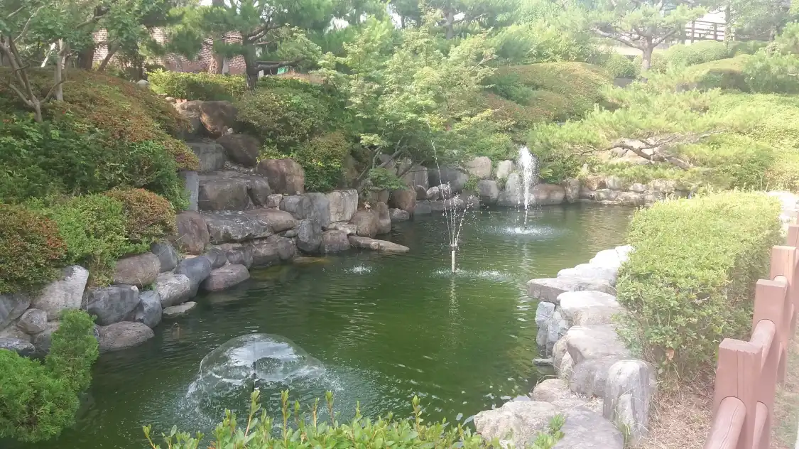 Hotels near Jinyang Lake
