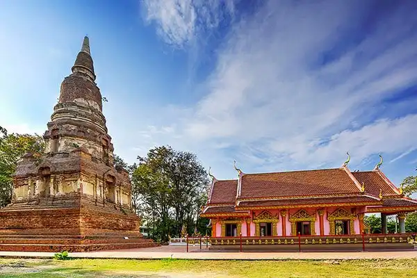 Hoteles cerca de Wat Song Phi Nong