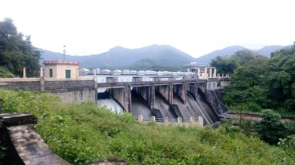 Hotels near Mangalam Dam