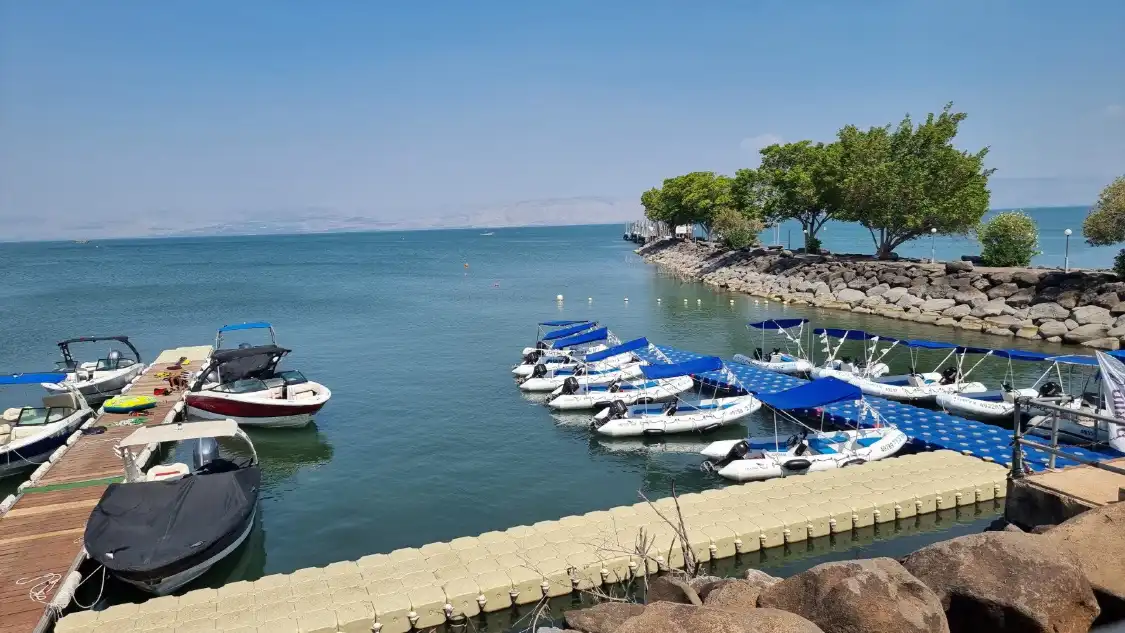 Hotels near Yigal Allon Centre