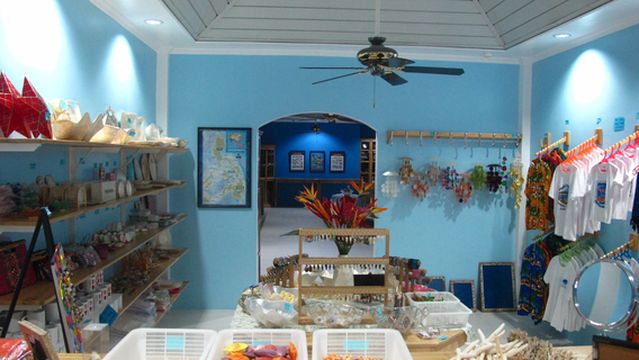 MARELLE’S SEASHELL MUSEUM- RESTAURANT & BAR- GIFT SHOP