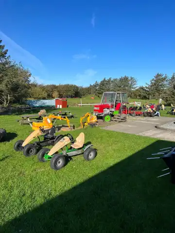 Hotels near Family Farm Fun Park