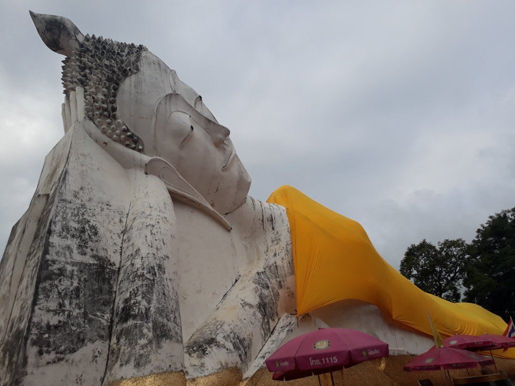 Wat Satue