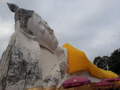 Wat Satue
