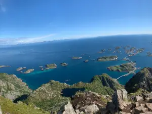 Festvagtind Hike