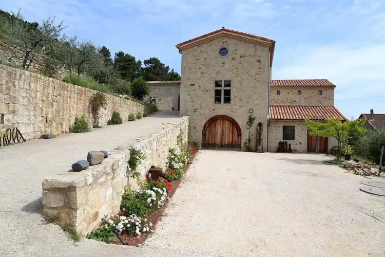 Hotels in Mercuer