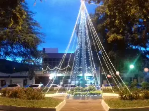 Square Helio Rocha Guimarães (Central)