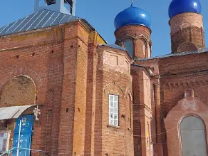 Tserkov' Pokrova Presvyatoy Bogoroditsy.