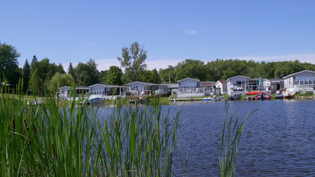 Bailey's Bay | A Parkbridge Cottage & RV Resort