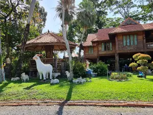 Athit Salak Garden