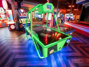 Bowlero Romeoville