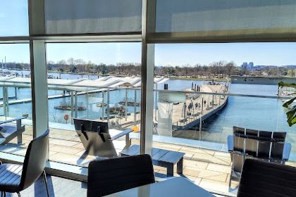 Canopy Central Cafe And Bar