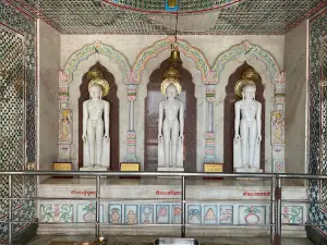 Aadinathji digambar jain mandir Digras