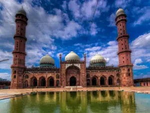 Taj-ul-Masjid