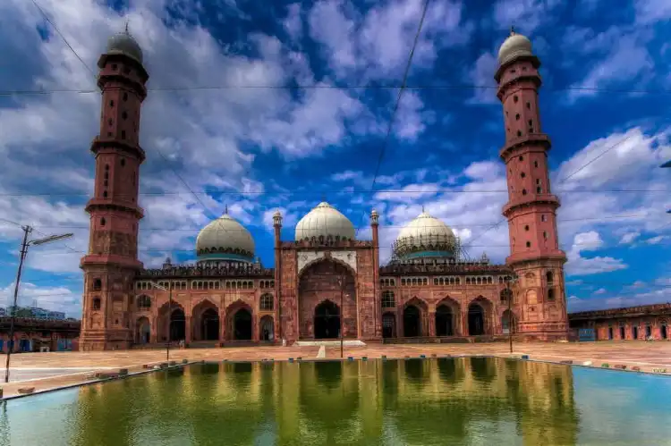 Các khách sạn gần Taj-ul-Masajid
