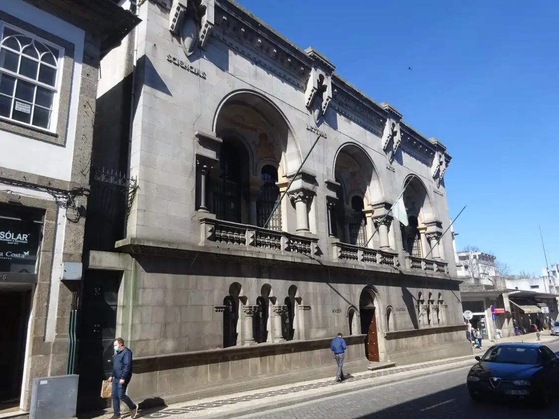 Hotels near Sociedade Martins Sarmento