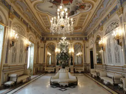 Hotels near Museo Nacional de Cerámica y Artes Suntuarias "González Martí"