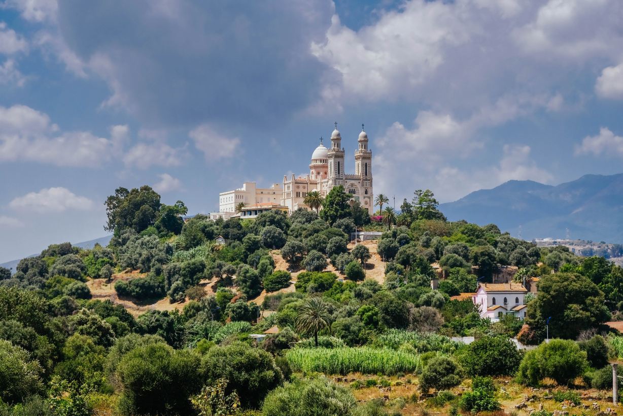 Compare 5 airports near Annaba