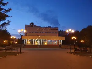 Радуга, Кинотеатр