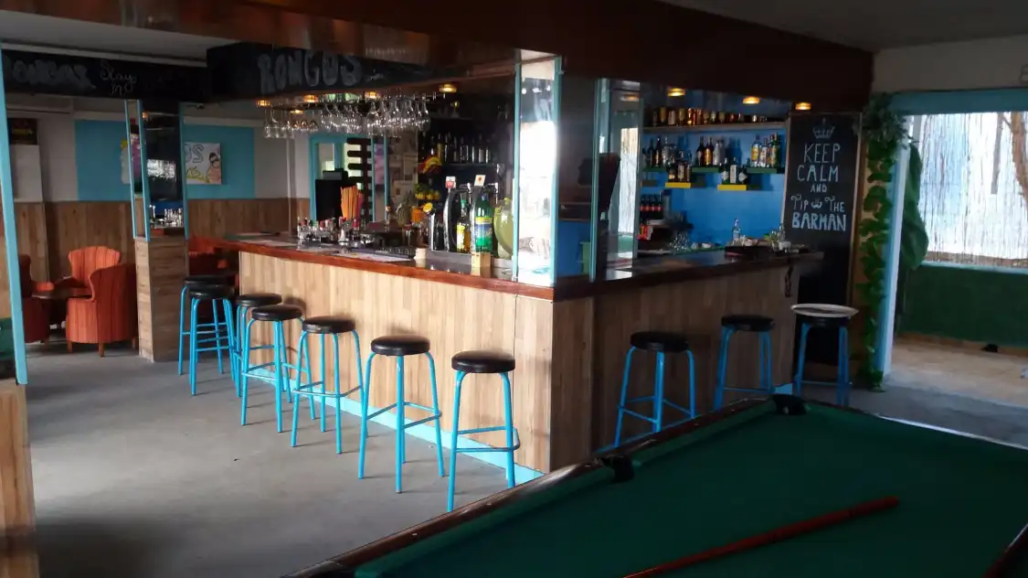 Hotels near Bongos