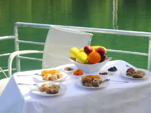 Merak Tours & Adventures Boat Trips | Kayaking - Jablanica