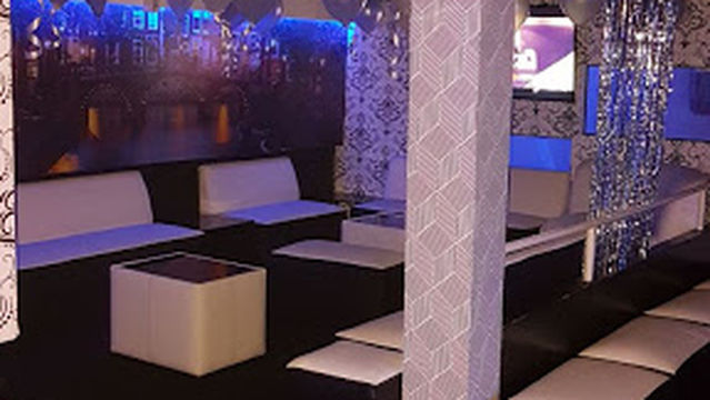 Living Club Discoteca