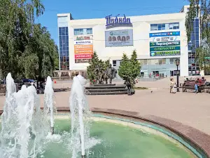 Pamyatnik Pushkinu I Krylovu
