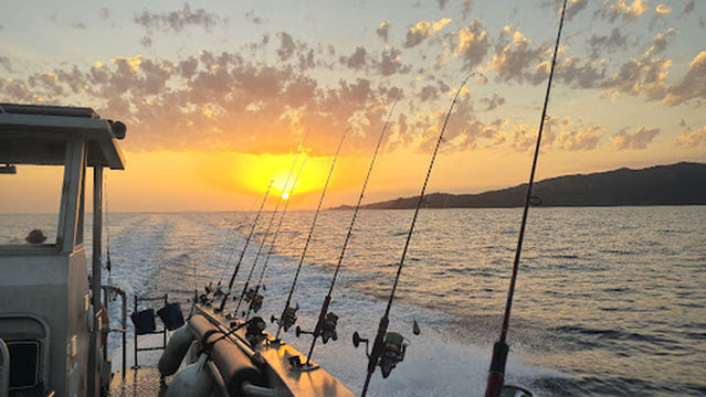 L'escale pêche, excursion et promenade en mer, skipper, moniteur guide de pêche.