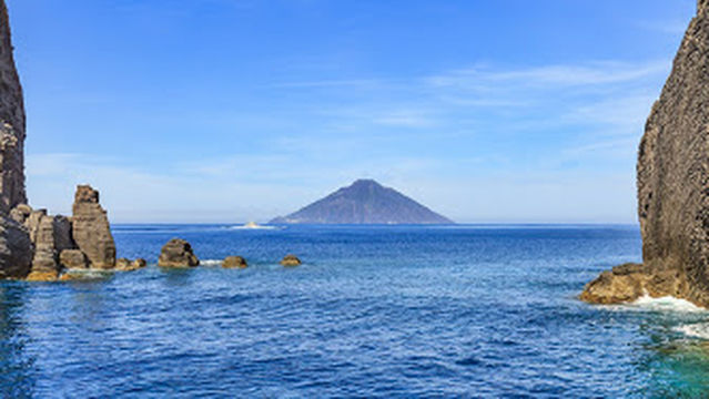 Tornado - Gite in barca alle Isole Eolie