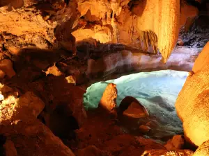 Cumberland Caverns