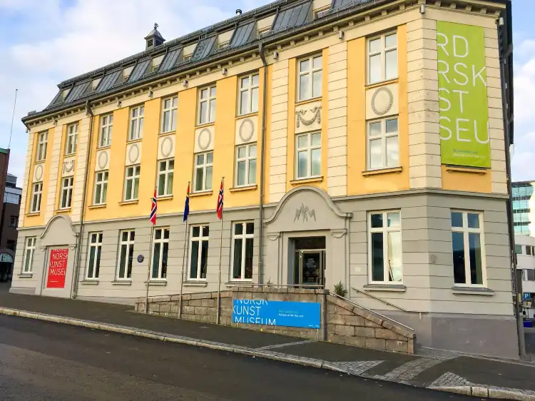 Các khách sạn gần Nordnorsk Kunstmuseum