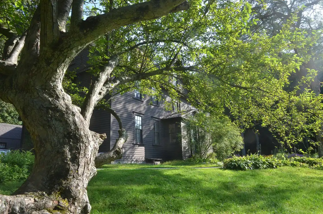 Hotels near Louisa May Alcott's Orchard House