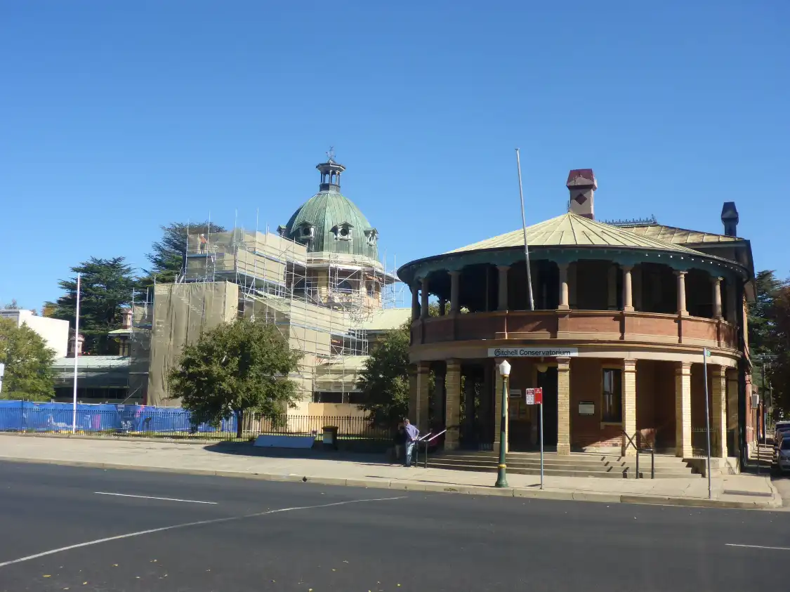 Hotels near Bathurst Courthouse