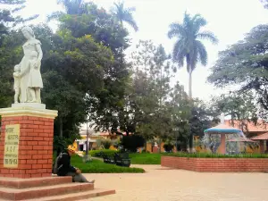 MONUMENTO A LA MADRE