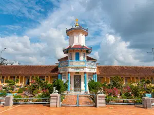 Tây Ninh Holy See (Cao Đài Temple)