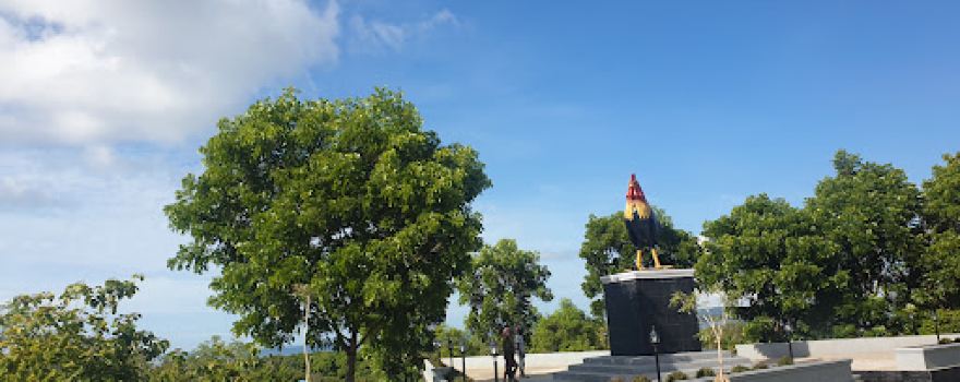 Tugu Segitiga