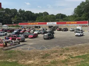 Howard's Flea Market