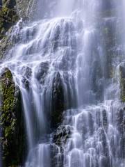 Devils Punchbowl Waterfall