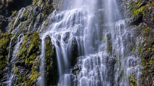 Devils Punchbowl Waterfall