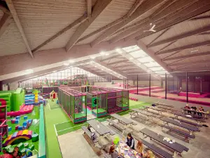 SpassQuadrat - Indoor-Spielplatz und Trampolin-Park