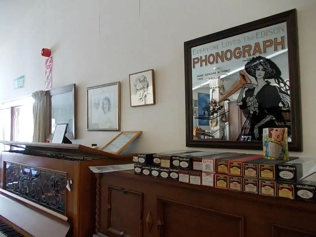 Hotels near Waiheke Musical Museum