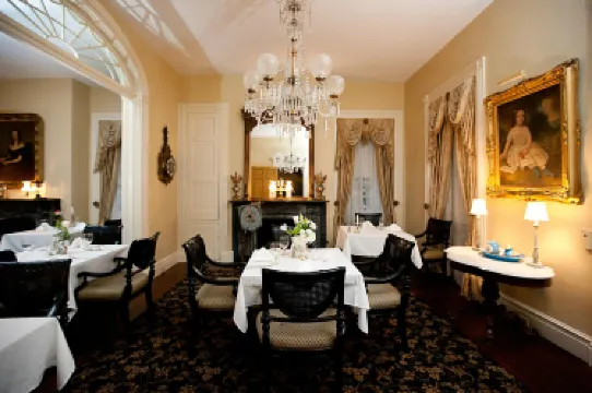 Monmouth Historic Inn & Gardens