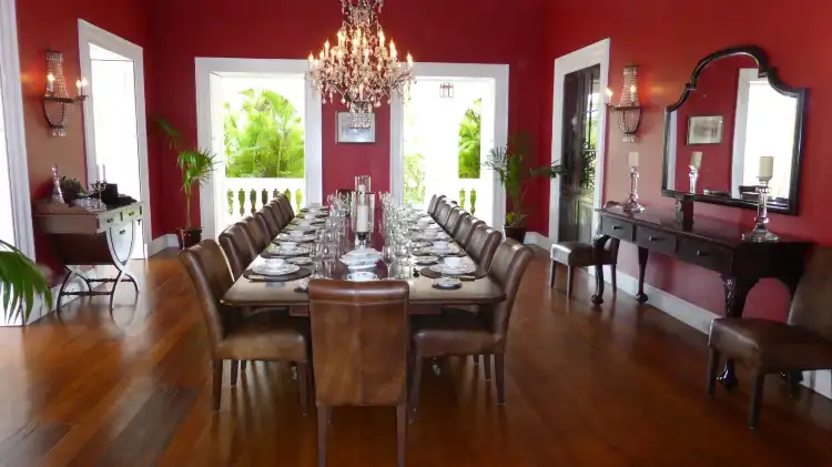 Hoteles cerca de Clifton Hall Great House