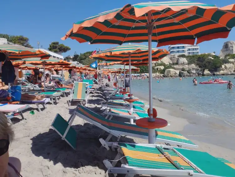 Hotels near Lido La Cueva