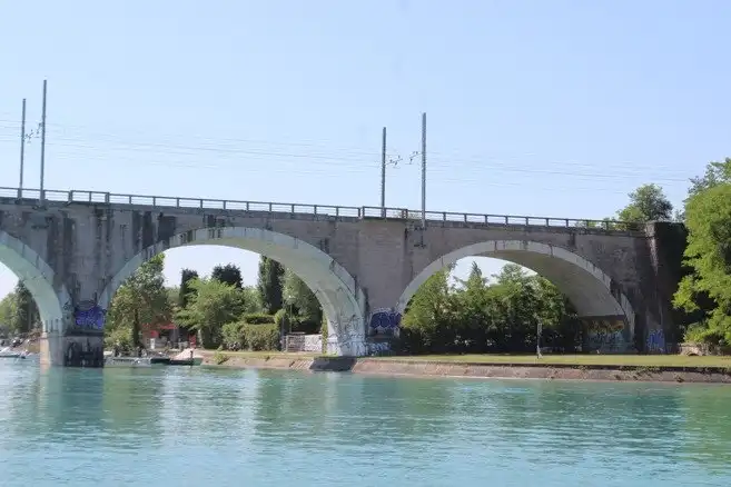 Hotels near Ponte della ferrovia sul Mincio