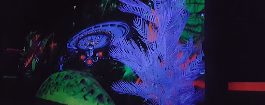Indoor Minigolf Blacklight