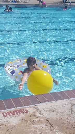 Mc Millan Park Swimming Pool