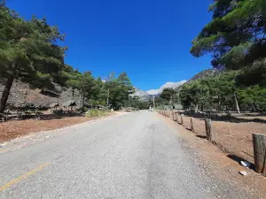 Aladağlar Milli Parkı İdare ve Ziyaretçi Tanıtım Binası