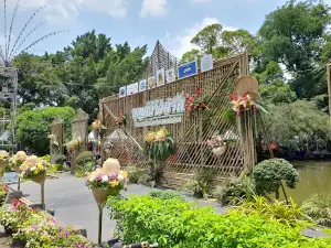 Thetsaban Muang Phanat Nikhom Park
