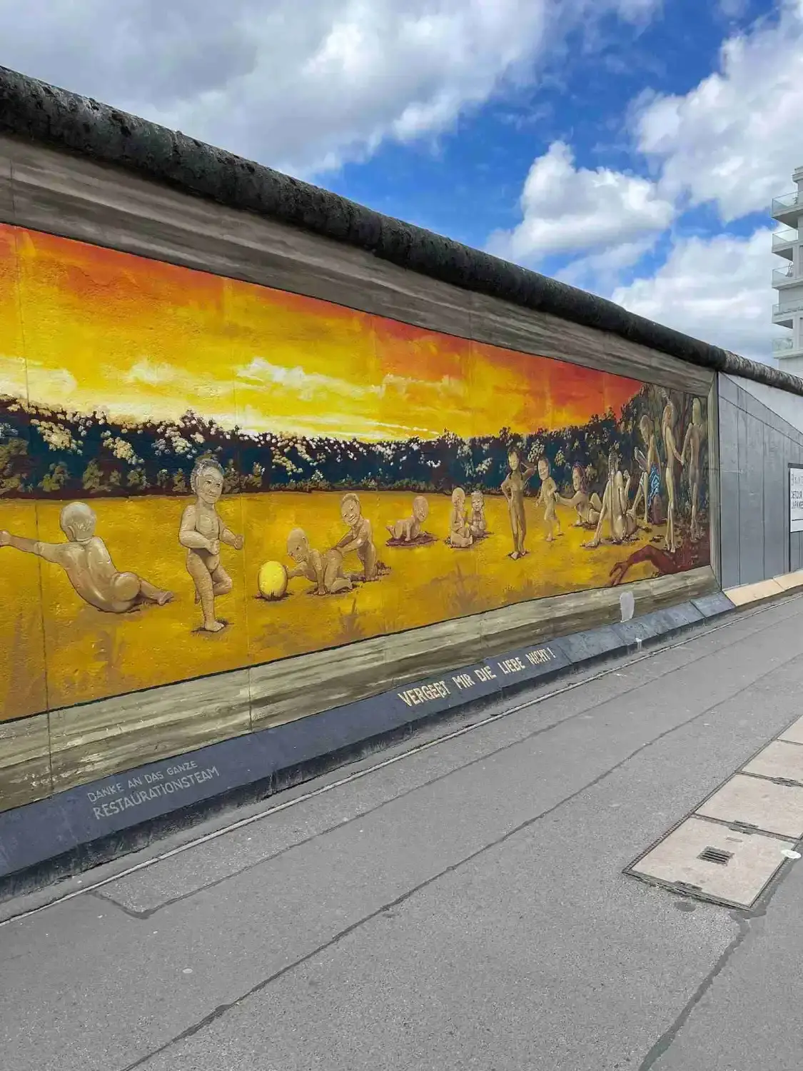 Hotels near East Side Gallery